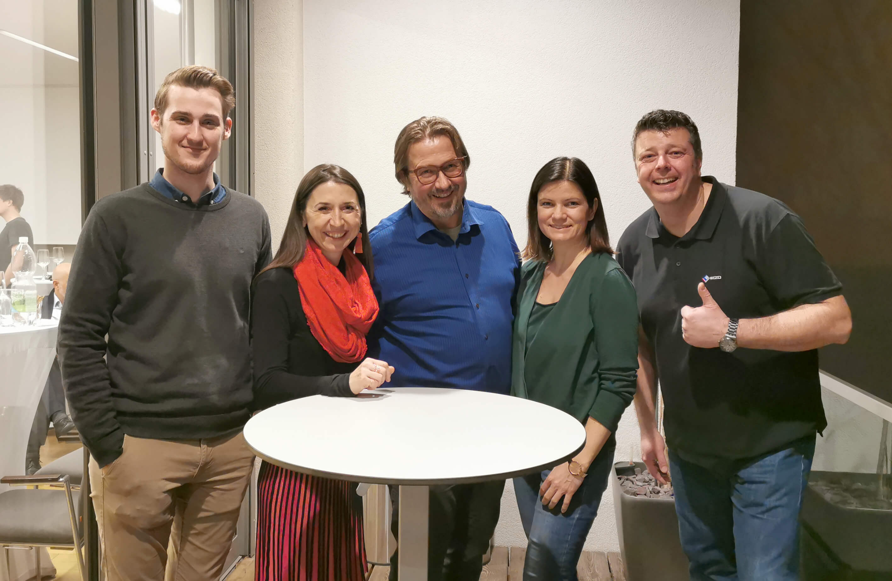 Bildcredit: Andreas Kunzl Vlnr: Thomas Sturm (Fa. EIZO), Richarda Kunzl, LIM Christian Schörg, Michaela Habinger, Andreas Schwazlmüller (Fa Hochzeits.management)